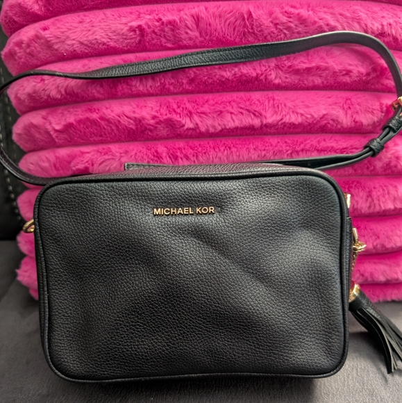 Michael Kors Handbags - Michael Kors Black Crossbody Bag